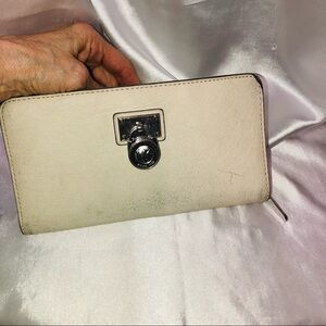 Michael Kors zip wallet